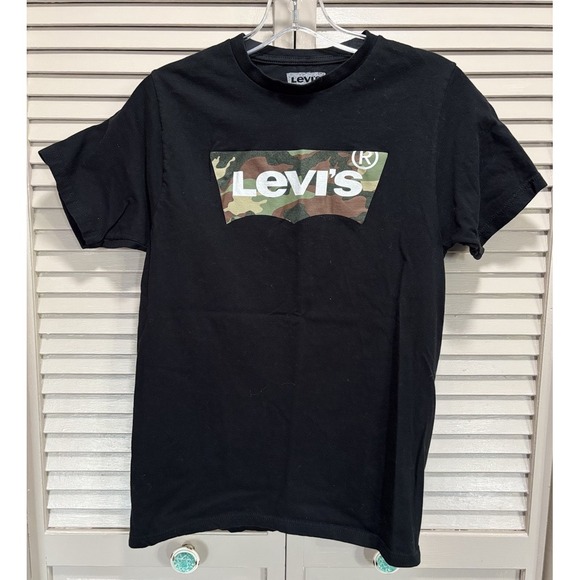 Levi's Black/Camo Graphic Logo‎ T-shirt Size Small Short Sleeve Crew Teen - Picture 1 of 6